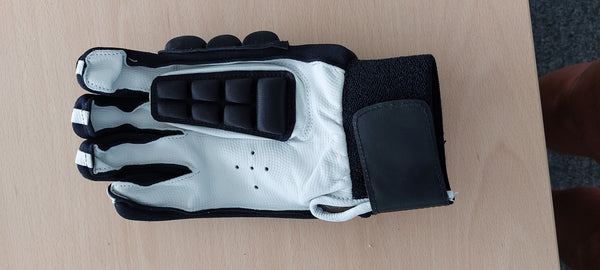  Clearance Glove : palm view